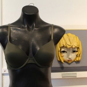 Pink olive t shirt bra